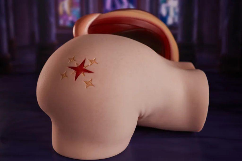 Moonlit Curves Extra-Full Gel-Filled Silicone Butt Torso – detail view 10